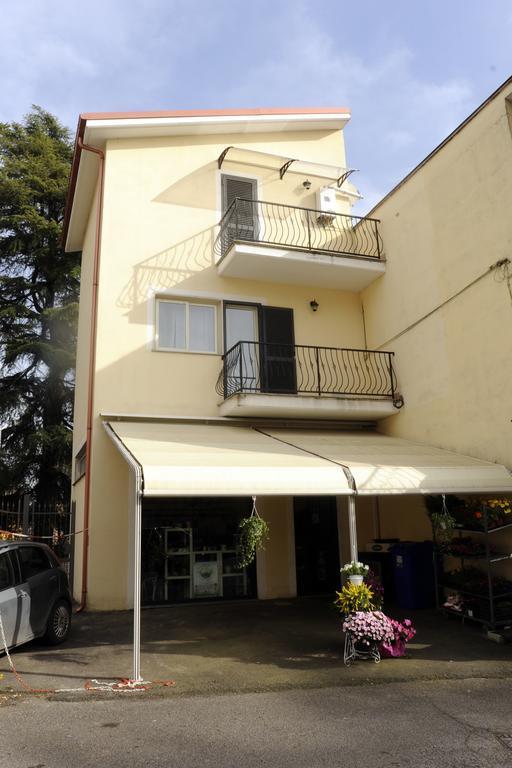 Casa Vacanza La Rondine Valmontone Exterior photo